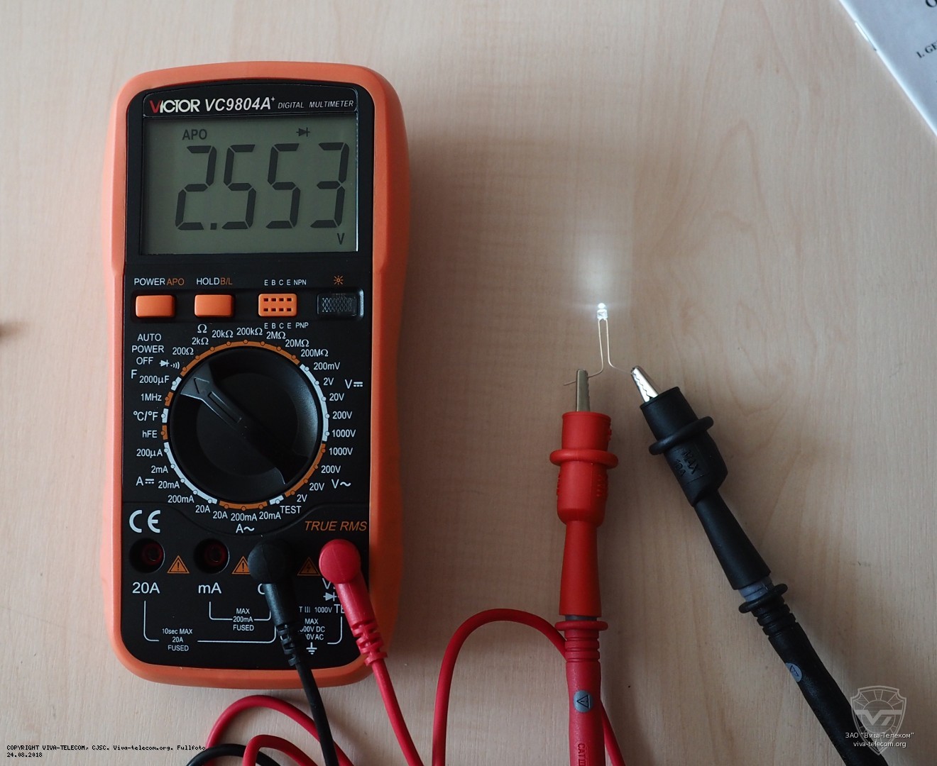 Как проверить светодиодную ленту - простой способ с мультиметром и батарейкой.