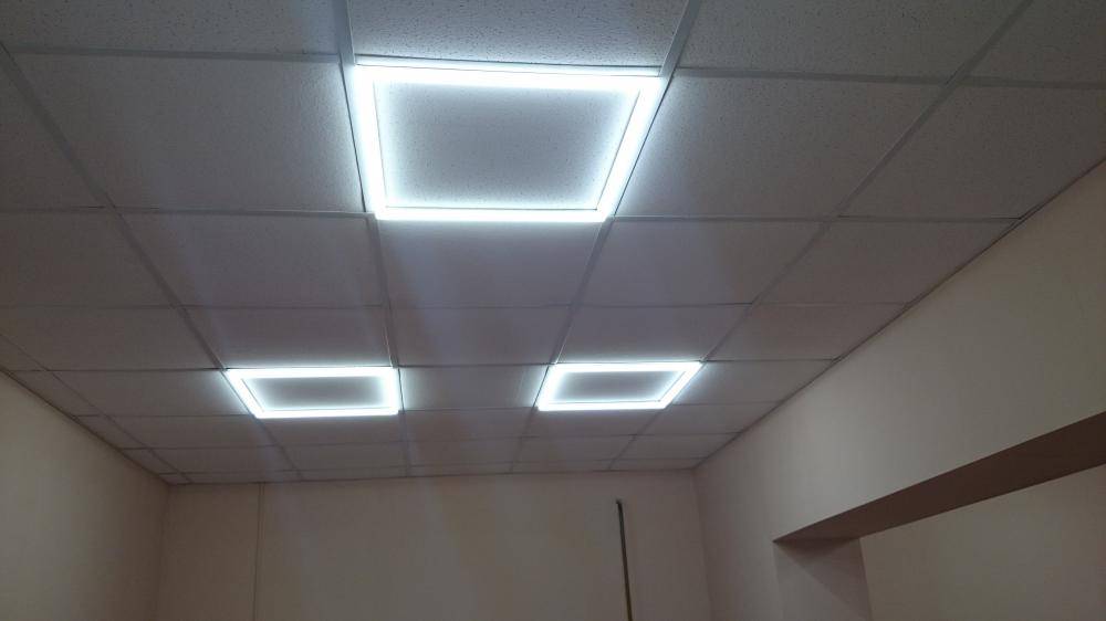 Современные потолочные светодиодные светильники армстронг и их преимущества