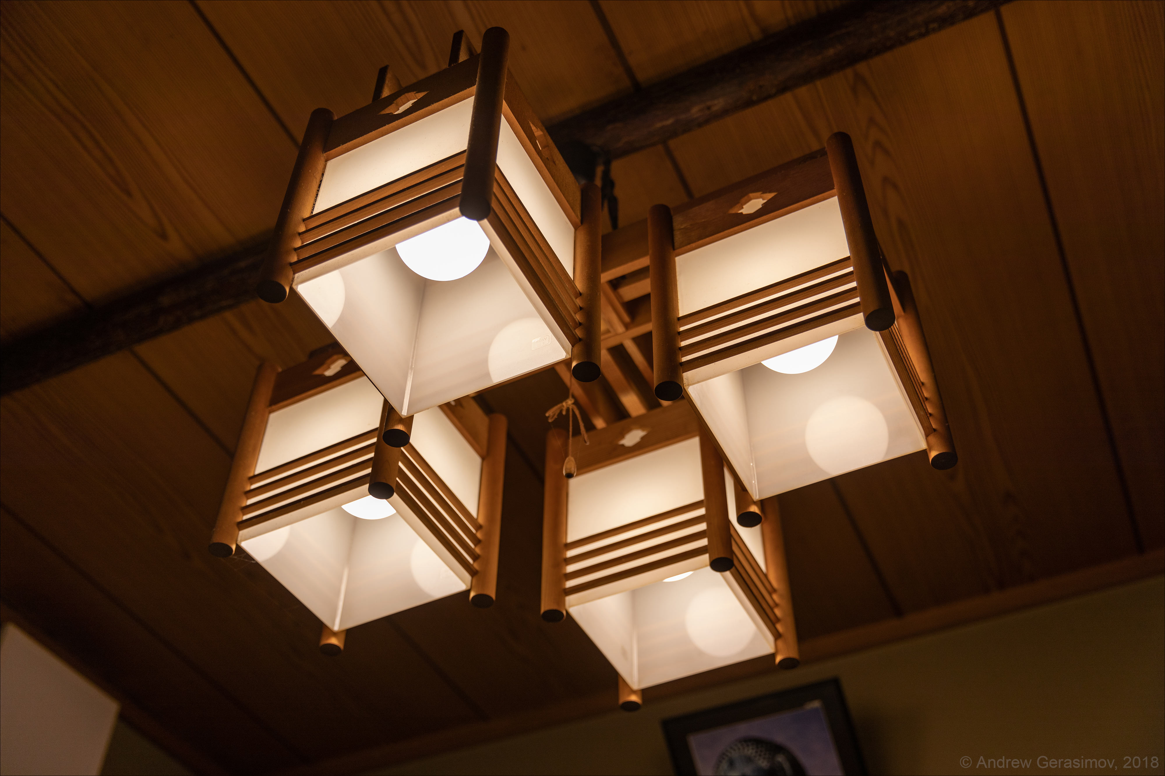 Потолочный светильник в японском стиле