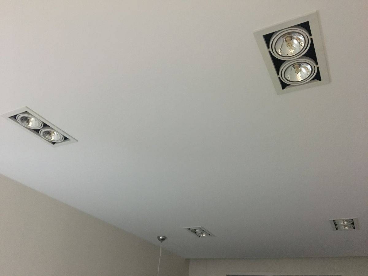 Квадратные светильники в натяжном потолке - виды, выбор, монтаж