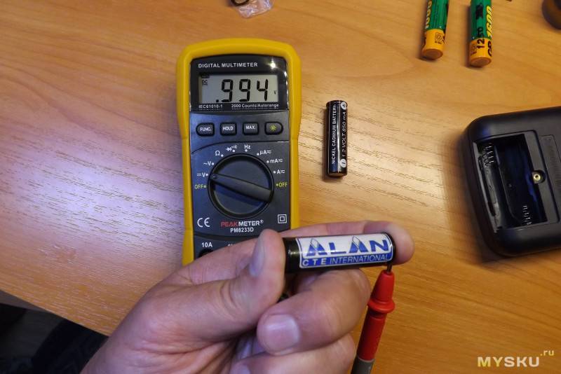 Как проверить аккумуляторную батарейки мультиметром на работоспособность, емкость, напряжение. как проверить батарейку мультиметром и узнать напряжение?