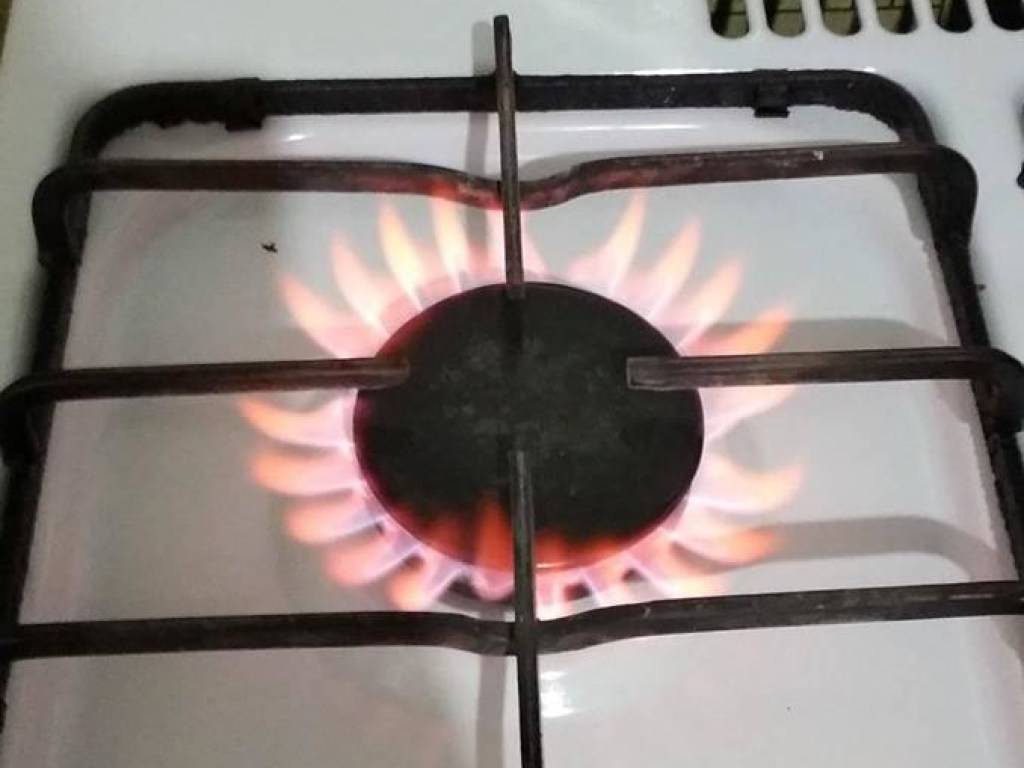 Почему газ в котле горит красным пламенем: причины, опасность и меры предосторожности