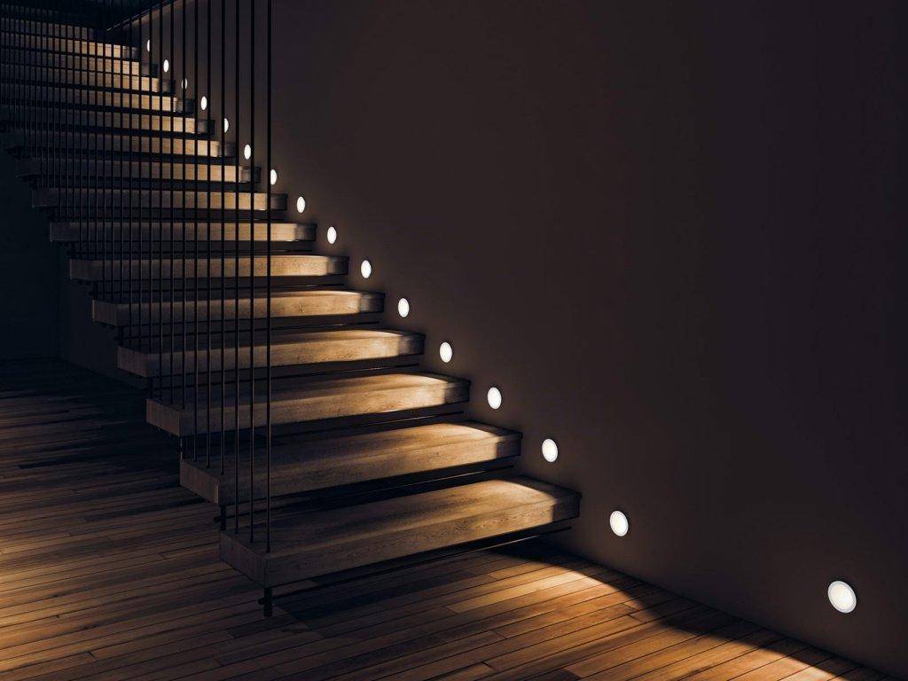 Подсветка ступеней лестницы светодиодной лентой