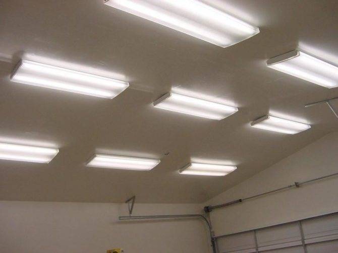 Как выбрать светодиодные светильники для гаража и организовать освещение