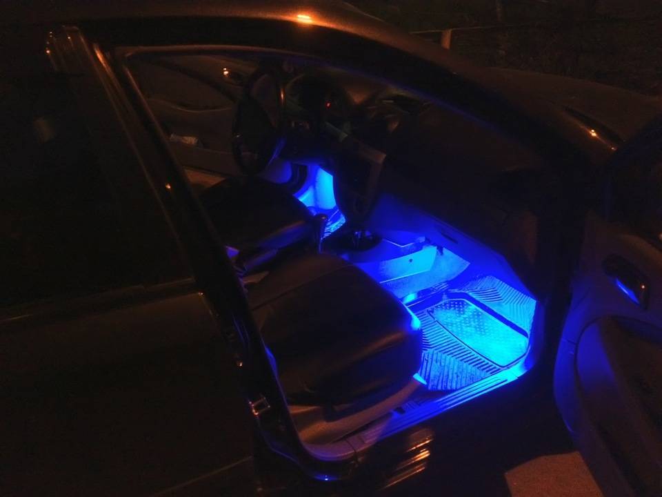 Как установить подсветку в ноги в своей машине самостоятельно
