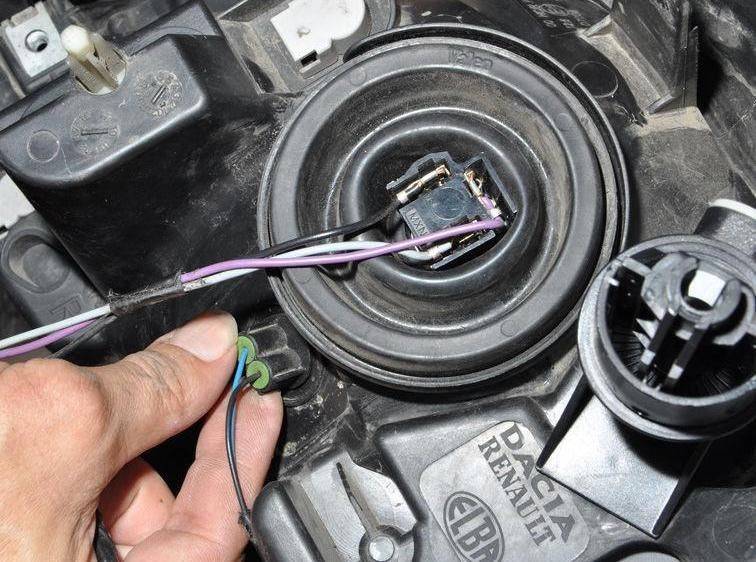 Замена ламп габаритов и поворотов на рено сандеро | ремонт авто - заказ запчастей