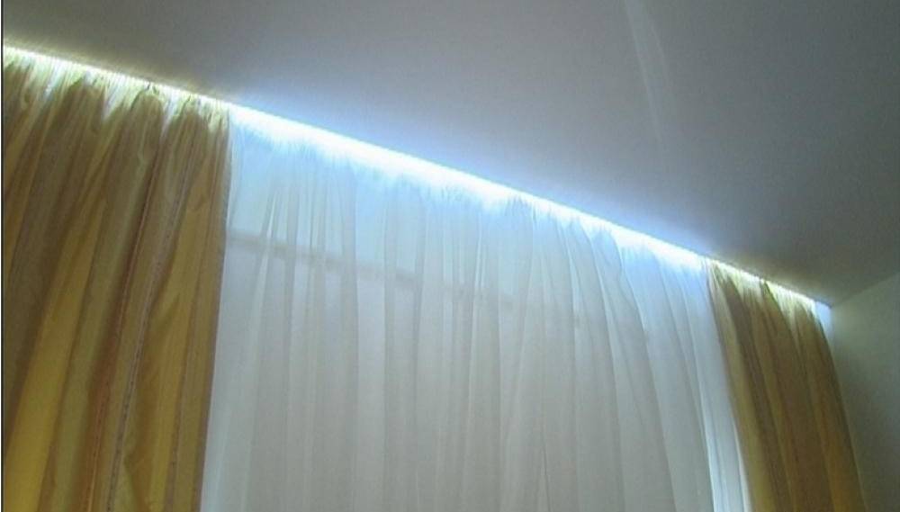 Подсветка штор светодиодной лентой: в чём преимущества, как сделать своими руками, фото