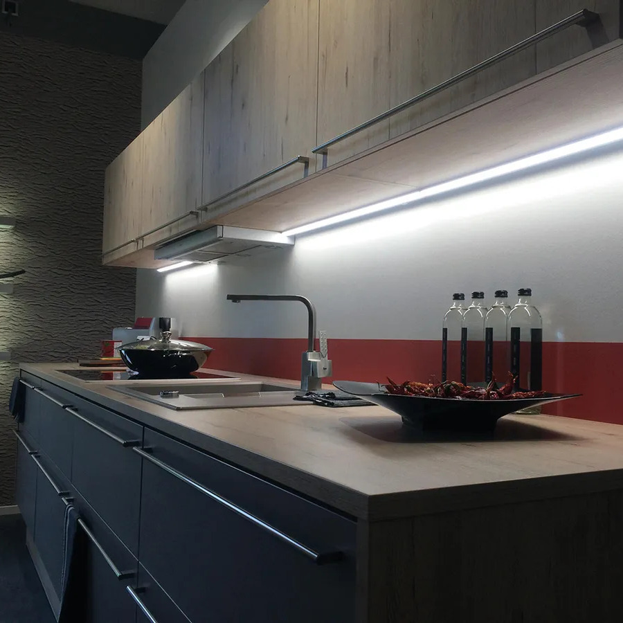 Светодиодная лента на кухне - установка своими руками, какую лучше выбрать?