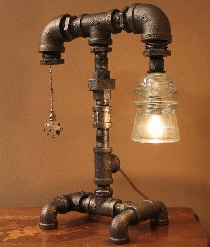 Настольная лампа лофт из труб