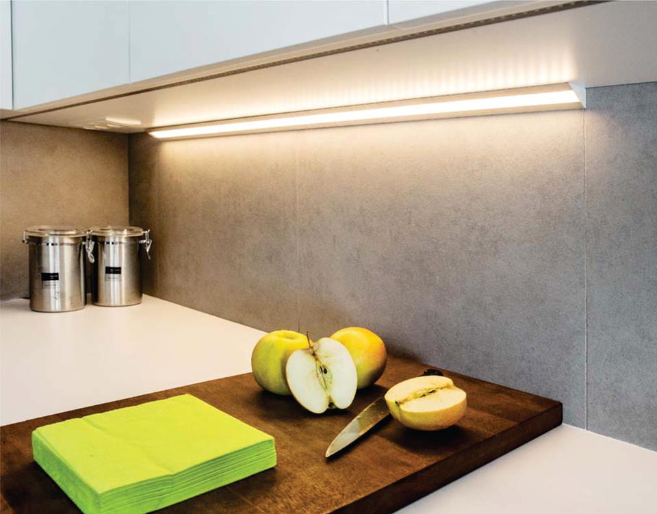 Светодиодная подсветка для кухни под шкафы: разнообразные идеи и правильная реализация планов