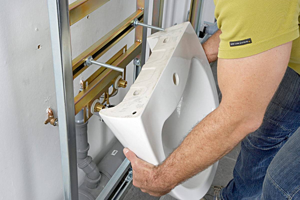 Кронштейн для раковины: 10 советов по выбору крепления для кухонного умывальника к стене или для раковины над стиральной машиной в ванной