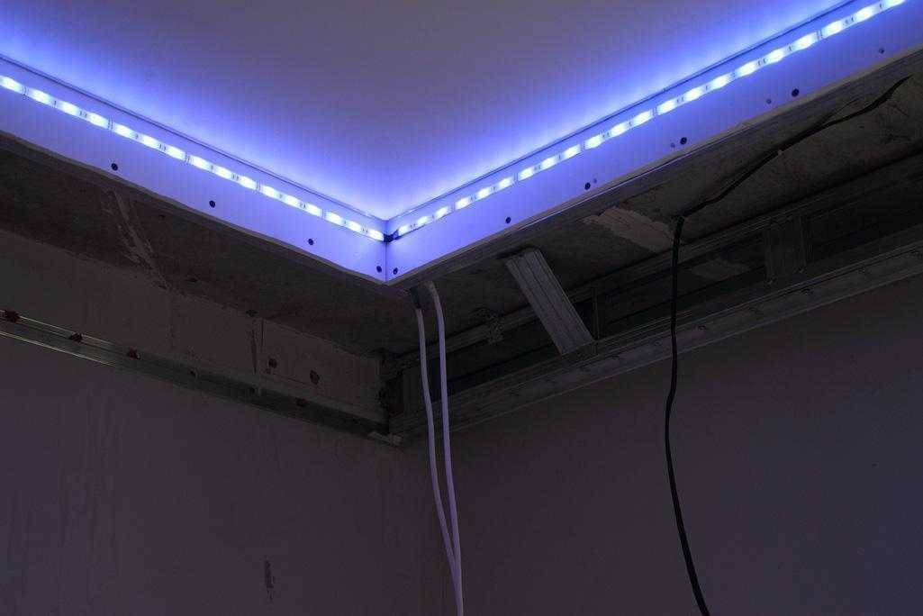Диодная лента для потолка - как выбрать, какая светодиодная лента лучше и установить led ленту