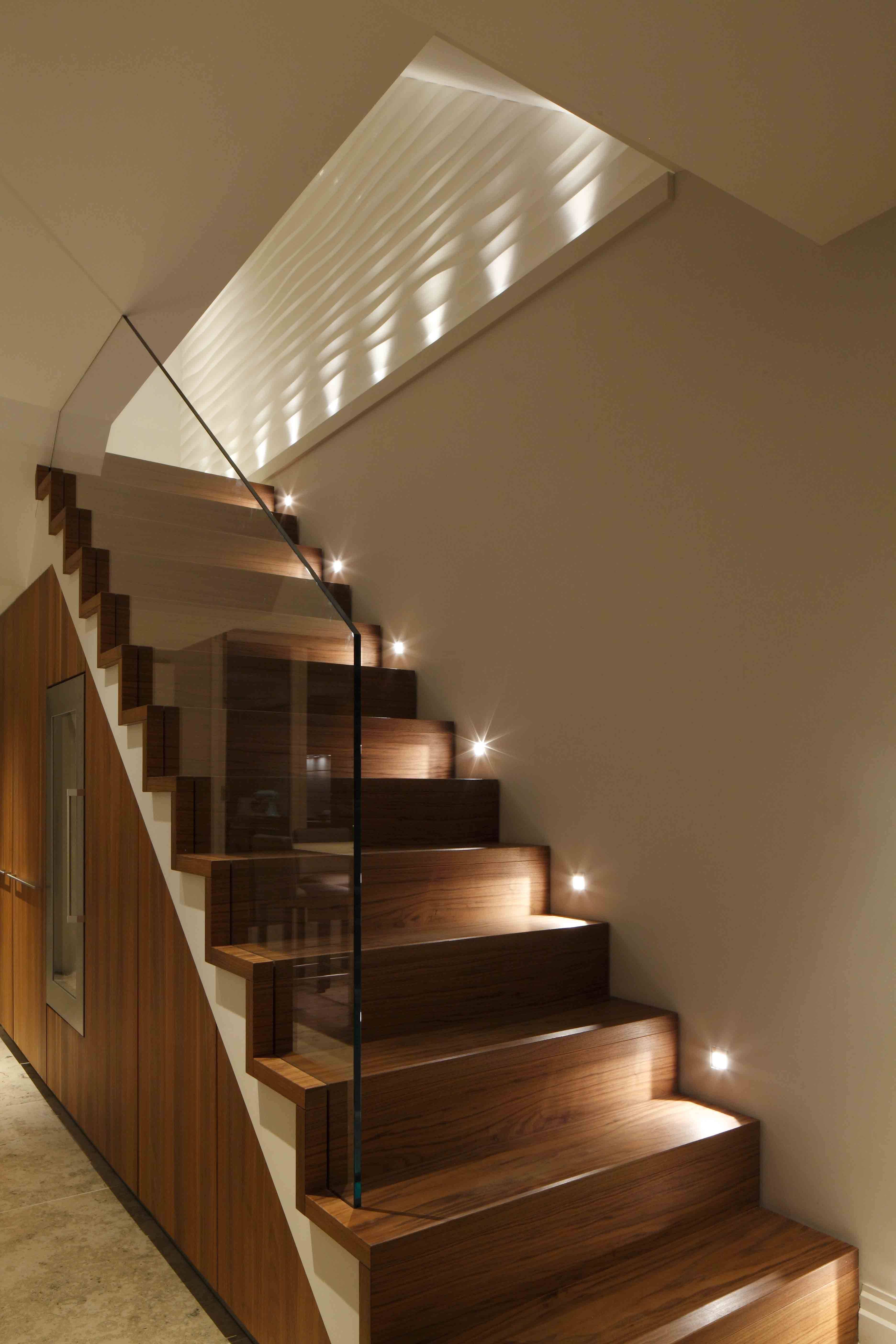 Как сделать освещение лестницы в частном доме