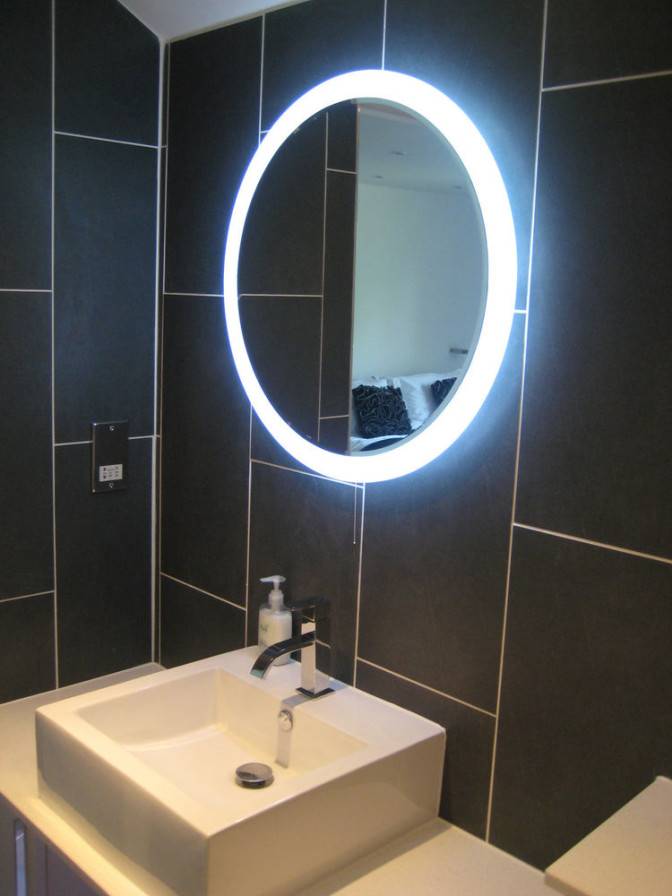 Зеркало в ванную комнату: разновидности, формы и габариты. требования к зеркалам для ванной комнаты. инструкция как установить (фото + видео)