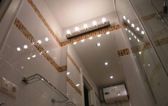 Освещение в ванной комнате: фото вариантов, светодиодные, потолочные, встраиваемые, точечные светильники