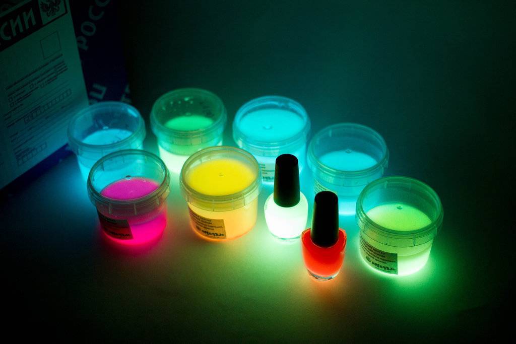 Особенности применения светящихся флуоресцентных красок