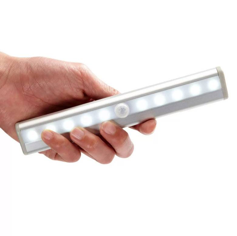 Светодиодные светильники на батарейках для дома или квартиры: беспроводная led подсветка на липучках потолочная или настенная, автономная, подвесная или для полок своими руками