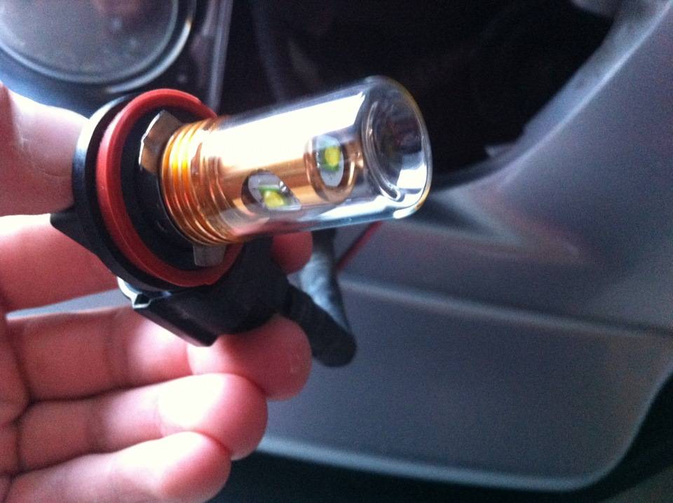 Подробная инструкция о выборе и замене лампы ближнего света в фаре автомобиля