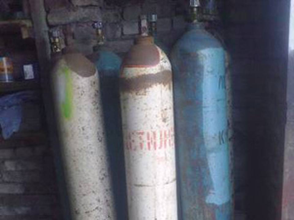 Почему газы сжимаются и хранятся в специальных баллонах