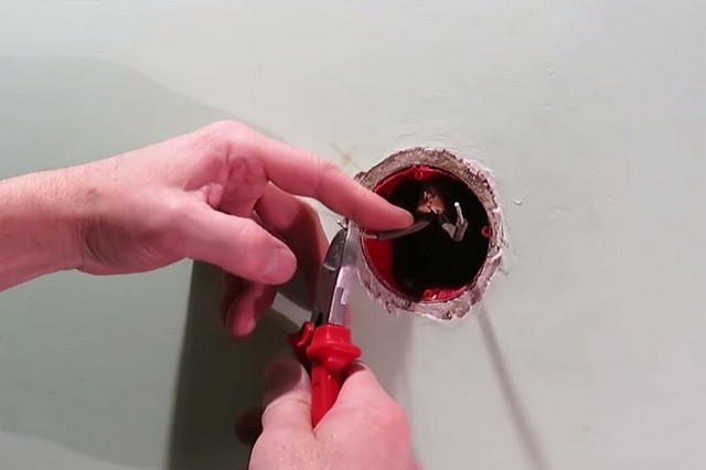 Причины поломки розетки и их устранение | элсис24