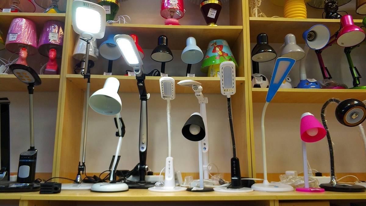 Топ-7 лучших настольных ламп для школьников: какую купить, отзывы, цена