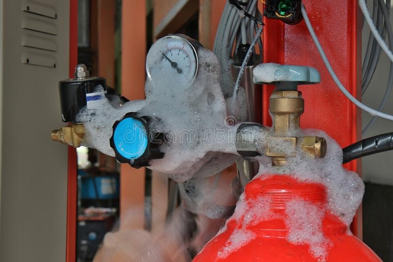 Как в домашних проверить утечку газа в домашних условиях: лучшие способы проверки и действия при обнаружении утечки —  
